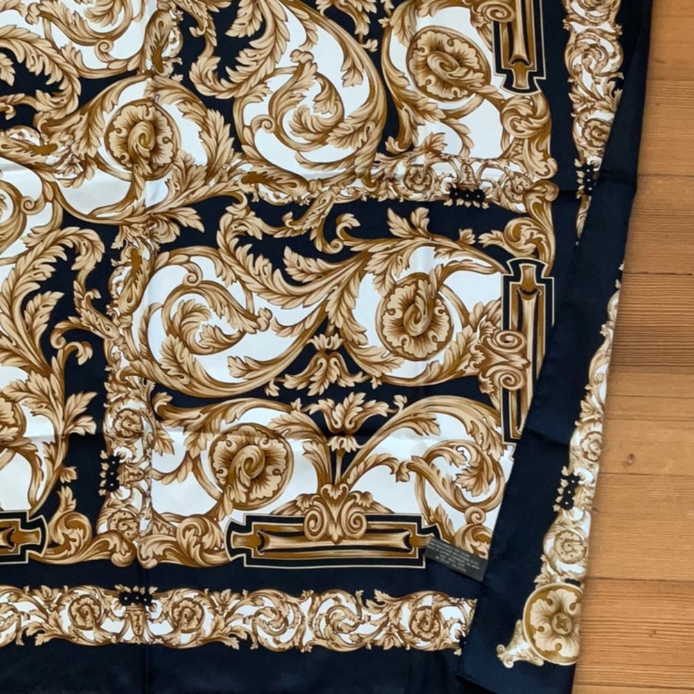 100% Silk Echo Elegant Black Gold Baroque Scarf 34” Square - Picture 4 of 9